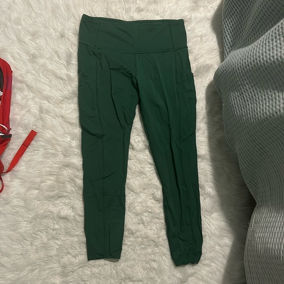 Green Lululemon Fast & Free Size 8 - Picture 1 of 5